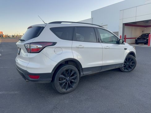 Used 2018 Ford Escape SE w/ SE Sport Appearance Package AWD/4WD image 4