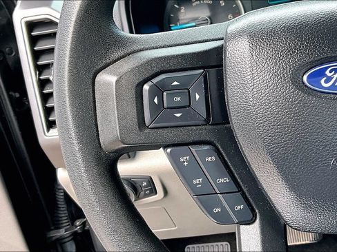 Used 2018 Ford F150 XLT AWD/4WD image 11
