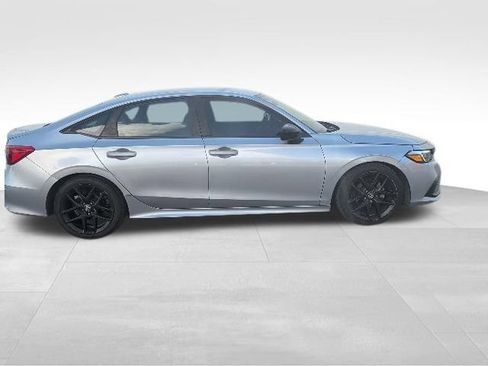 Used 2022 Honda Civic Sport image 2