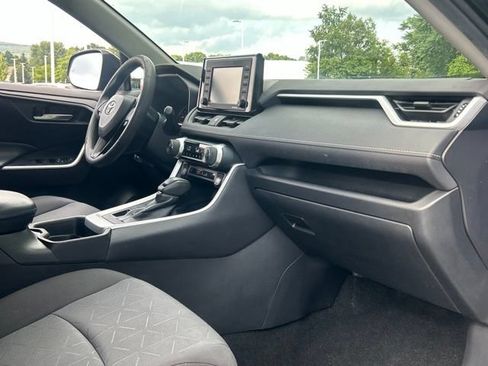 Used 2020 Toyota RAV4 XLE w/ All Weather Liner Package AWD/4WD image 25