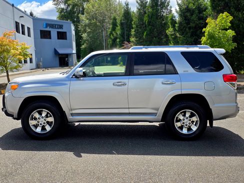 Used 2012 Toyota 4Runner SR5 w/ Premium Pkg AWD/4WD image 4