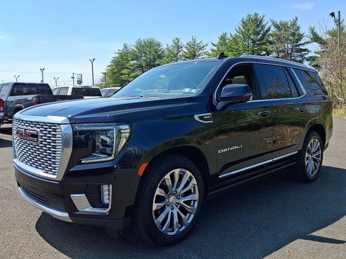 Used 2022 GMC Yukon Denali w/ Denali Premium Package AWD/4WD image 3