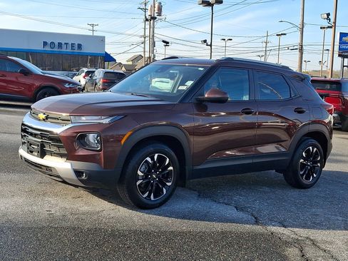 Certified 2022 Chevrolet TrailBlazer LT w/ Driver Confidence Package image 3
