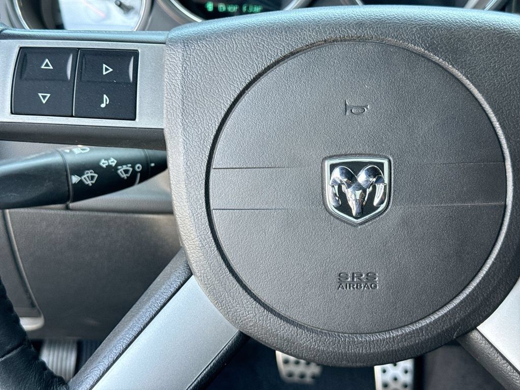 Used 2010 Dodge Challenger SRT8 RWD image 17