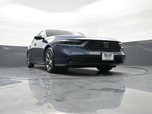 Certified 2023 Honda Accord EX image 28