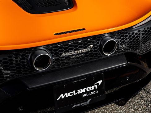Used 2025 McLaren Artura RWD image 28