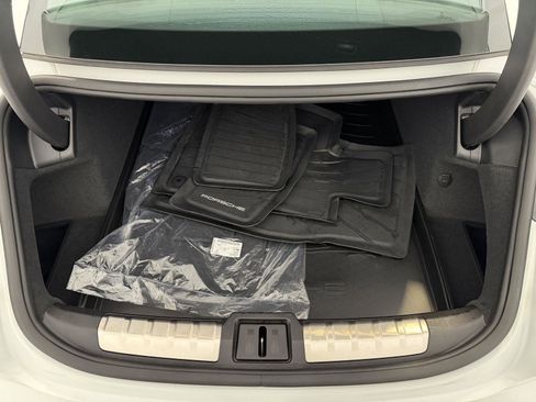 Used 2025 Porsche Taycan image 28