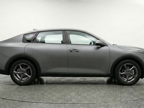 Used 2025 Kia K4 LXS image 11