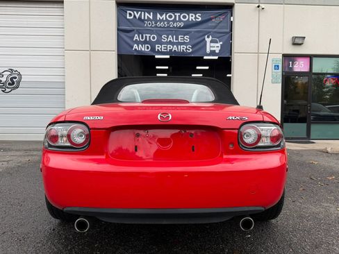 Used 2006 MAZDA MX-5 Miata Grand Touring w/ Premium Pkg RWD image 16