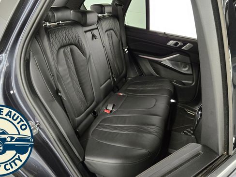 Used 2019 BMW X5 xDrive50i w/ Off-Road Package image 40