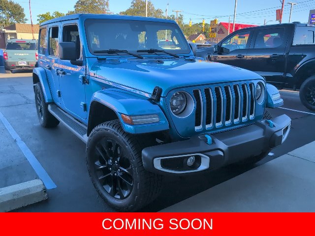 Used 2022 Jeep Wrangler Unlimited Sahara w/ Cold Weather Group AWD/4WD image 1