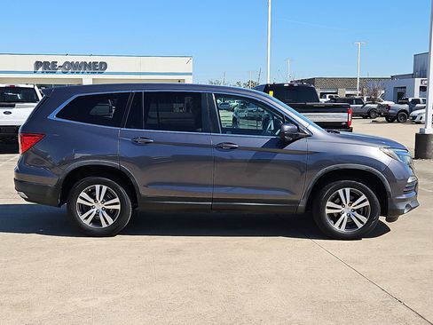 Used 2018 Honda Pilot EX image 2