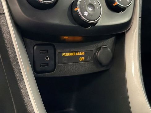 Used 2021 Chevrolet Trax LT AWD/4WD image 24
