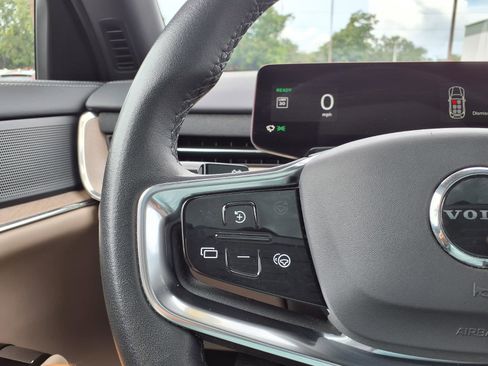 Certified 2025 Volvo EX90 Ultra AWD/4WD image 29