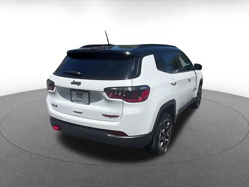 Used 2025 Jeep Compass Trailhawk AWD/4WD image 12