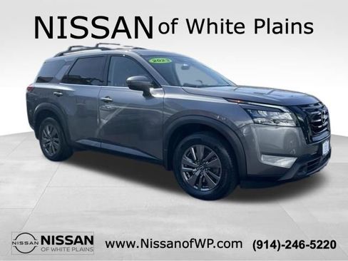 Certified 2023 Nissan Pathfinder SV w/ Black Appearance Package AWD/4WD image 3