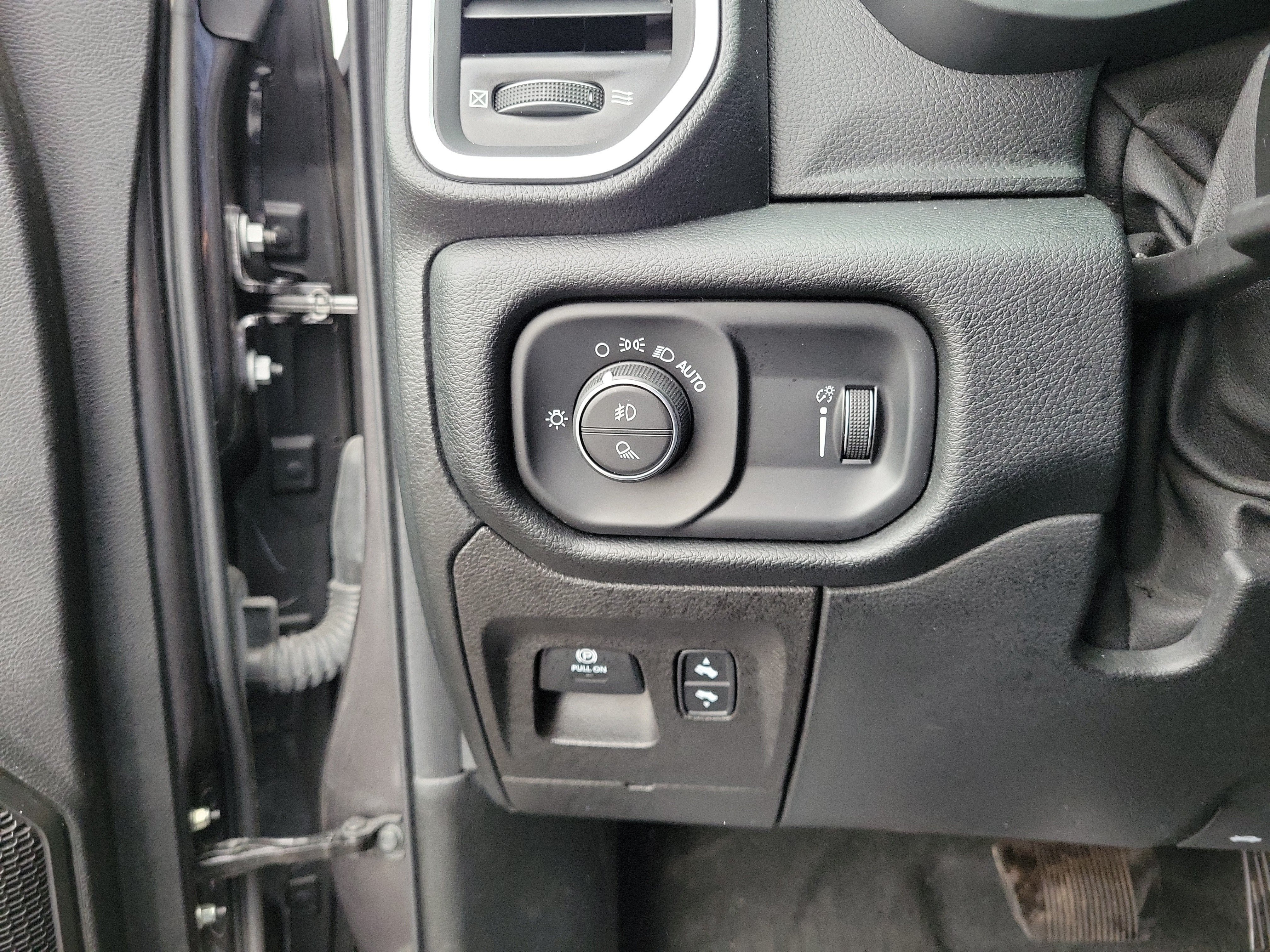 Used 2022 RAM 1500 Big Horn AWD/4WD image 20