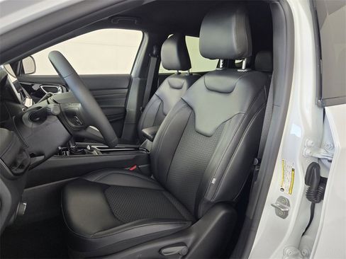 New 2026 Jeep Compass Latitude image 7