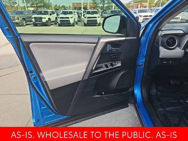 Used 2018 Toyota RAV4 Limited FWD image 11