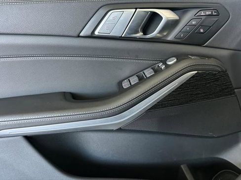 Used 2022 BMW X7 xDrive40i w/ M Sport Package image 10