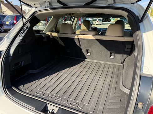 Used 2015 Subaru Outback 3.6R Limited image 90