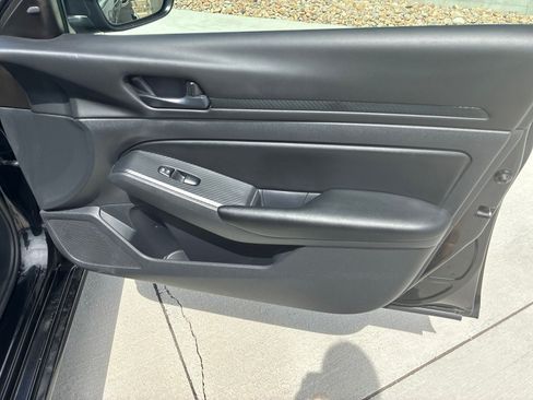 Used 2024 Nissan Altima 2.5 S FWD image 18
