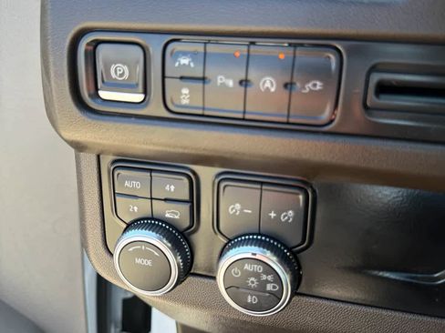 Used 2022 GMC Yukon SLE AWD/4WD image 20