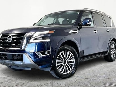 Used 2024 Nissan Armada SL w/ Captain's Chairs Package image 2