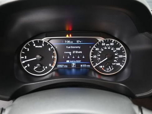 Used 2025 Nissan Altima 2.5 SV image 32