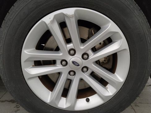 Used 2015 Ford Explorer XLT w/ Equipment Group 201A FWD image 31
