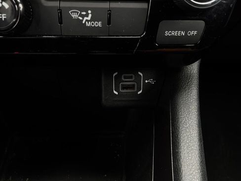 Used 2025 Jeep Compass Latitude AWD/4WD image 25