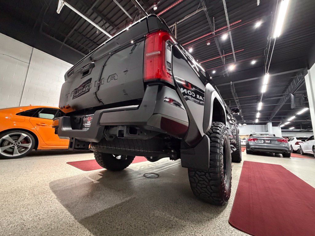 Used 2025 Toyota Tacoma TRD Off-Road AWD/4WD image 17