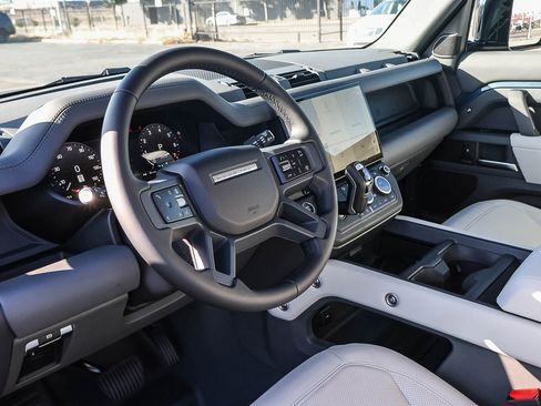 New 2026 Land Rover Defender 110 X-Dynamic SE AWD/4WD image 29