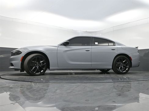 Used 2022 Dodge Charger SXT w/ Driver Convenience Group image 28