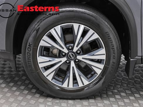 Used 2023 Nissan Rogue SV AWD/4WD image 28