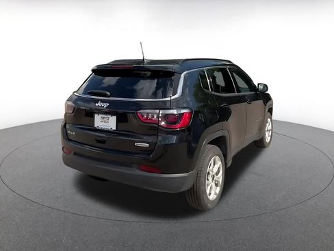 Used 2025 Jeep Compass Latitude AWD/4WD image 14