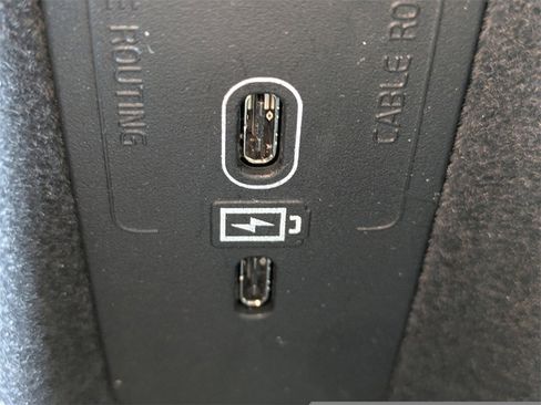 Certified 2023 Volvo XC60 B5 Ultimate w/ Climate Package image 23