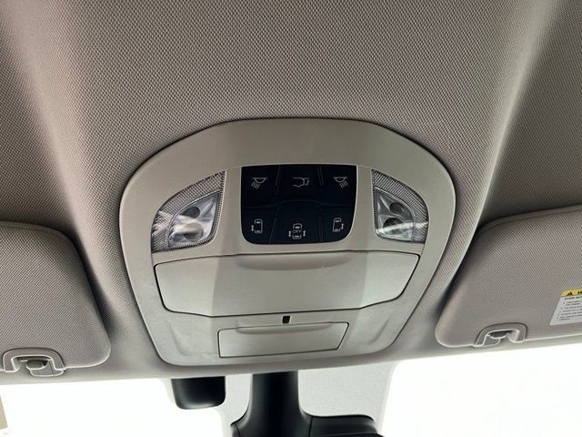 Used 2021 Chrysler Pacifica Limited FWD image 36