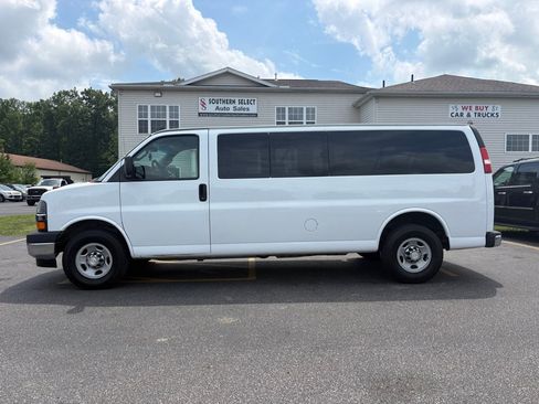 Used 2017 Chevrolet Express 3500 LT w/ LT Preferred Equipment Group RWD image 1