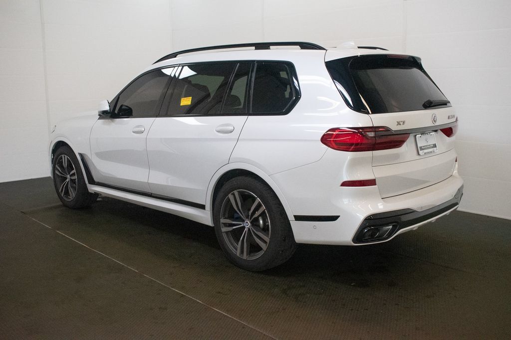 Used 2022 BMW X7 M50i AWD/4WD image 6