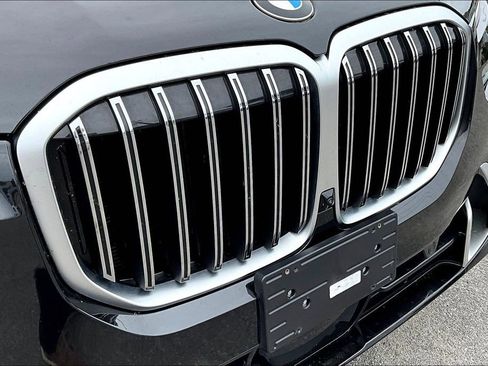 Used 2023 BMW X7 xDrive40i w/ Premium Package AWD/4WD image 34