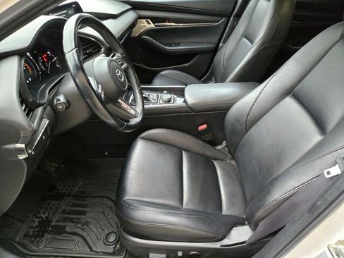 Used 2019 MAZDA MAZDA3 Hatchback w/ Preferred Package image 6