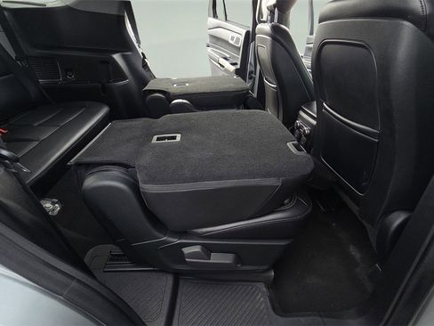 Used 2020 Ford Explorer XLT w/ Equipment Group 202A image 36