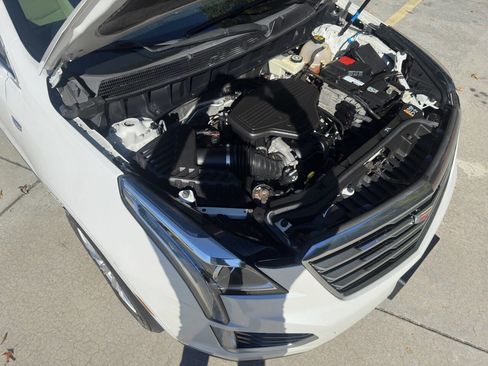 Used 2017 Cadillac XT5 Base 4dr SUV image 30