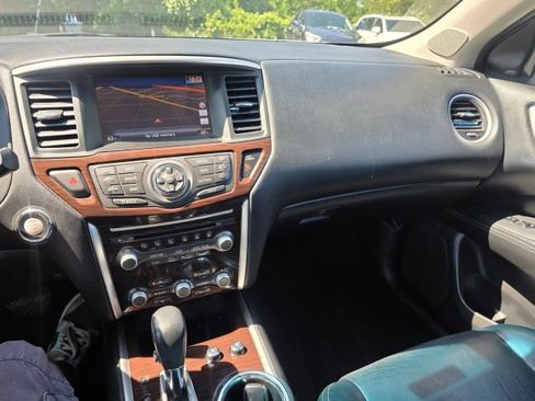 Used 2015 Nissan Pathfinder Platinum AWD/4WD image 16
