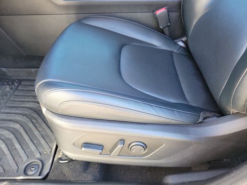 Used 2023 Kia Sportage EX image 5