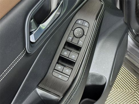 Certified 2023 Nissan Rogue SV w/ SV Premium B Package FWD image 19