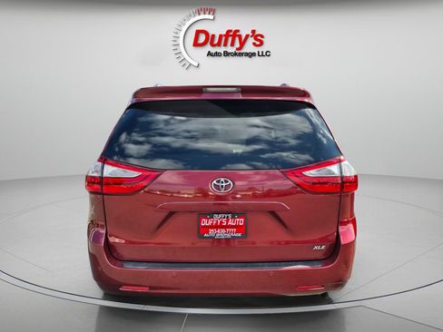 Used 2016 Toyota Sienna XLE Premium FWD image 24
