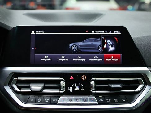 Used 2021 BMW M4 Competition w/ M Carbon Exterior Package image 38