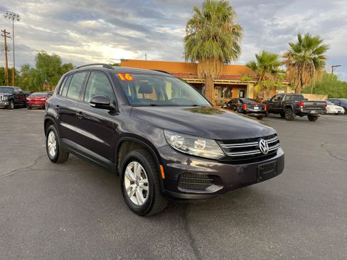 Used 2016 Volkswagen Tiguan S image 7